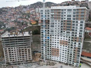 Yaptığı 24 Katlı Binayla Sosyal Medyanın Gündemine Oturdu