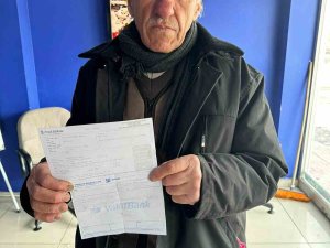 Emekli Maaşını Depremzedelere Bağışladı