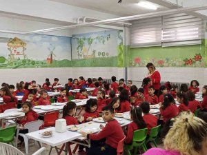 Edremit’te Anaokullarında Yemek Uygulaması Başladı