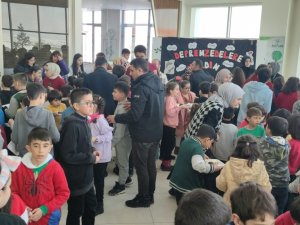 Bingöl’de Depremzede Çocuklar Yararına Yardım Kampanyası Düzenledi