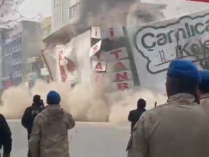 Malatya’daki Artçı Depremde 4 Katlı İş Merkezi Böyle Çöktü