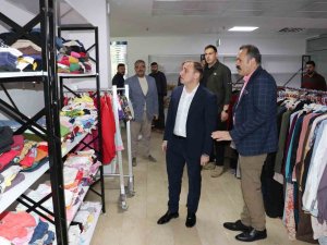 Siirt Vali Vekili Abdulhamit Mutlu, Depremzede Ailelerin Sorun Ve Taleplerini Dinledi