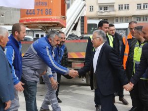 Başkan Büyükkılıç, Vali Çiçek İle Birlikte Konteyner Çarşıda İncelemelerde Bulundu