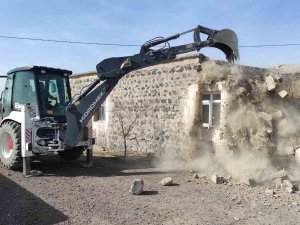 Ereğli Belediyesi Depremde Hasar Gören Evi Yıkıp Yenisini Yapacak