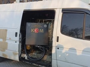 Litrelerce Kaçak Akaryakıtla Yakalandılar