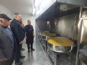 Turanlı: “Depremzede Kardeşlerimize Yemek Ve Çorba İkramlarımız Devam Ediyor”