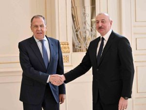 Azerbaycan Cumhurbaşkanı Aliyev, Rusya Dışişleri Bakanı Lavrov’u Kabul Etti