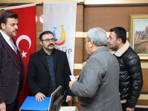 Depremzedelere Destekler Devam Ediyor