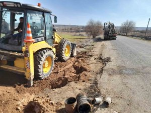 İ̇l Özel İ̇dare Ekipleri Köylerin Sorunlarını Çözmeye Devam Ediyor
