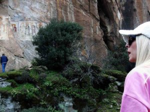 Hristiyanlığın İlk Gizli Mabetlerinden Olan Yer Freksleri İle Dikkat Çekiyor