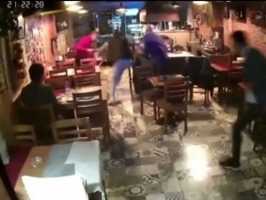 İ̇zmir’deki Depremde Herkes Kaçıştı, O Yerinden Kıpırdamadı