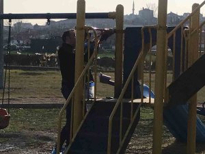 Edirne’de Çocuk Parkını Yakan Şüpheli Yakalandı