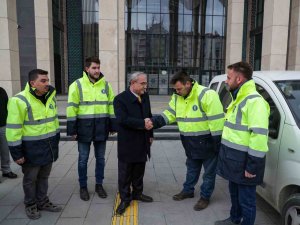 Kütahya Belediyesi, Adana’ya Hasar Tespit Ekibi Gönderdi