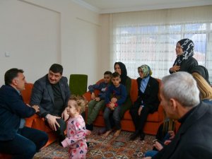 Ak Parti Ankara Milletvekili Çam’dan Depremzedelere Ziyaret