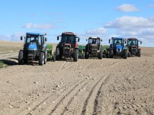 358 Milyon Lira Mazot Ve Gübre Desteği Çiftçilerin Hesabına Tanımlandı