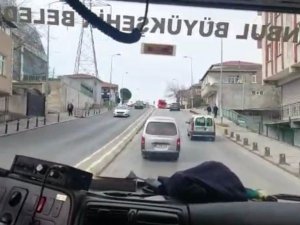 Sultanbeyli’de İtfaiyeye Yol Vermeyen Sürücü Kameraya Yansıdı
