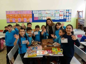 İ̇stanbul’da Öğrenciler, Depremzede Çocuklara "Canım Arkadaşım" İle Destek Eli Uzatıyor