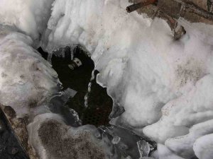 Göle Eksi 21,3 Derece: Araçlar Soğuktan Çalışmadı