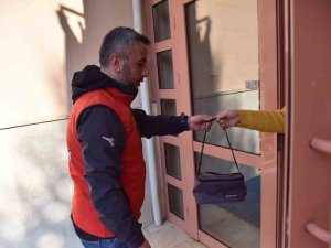 Okula Giden Depremzede Çocuklar İçin Her Gün Beslenme Çantası Hazırlanıyor