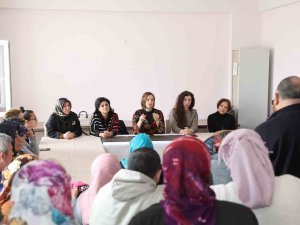 Kütahya’da Misafir Edilen Depremzedelerle Bir Araya Geldi