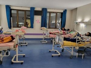 İ̇ran’da 650 Kız Öğrenci Zehirlendi: Öğrencilerin ’Okula Gitmemesi İçin Zehirlendiği’ İddia Edildi
