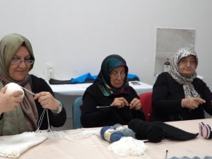 Kayseri Büyükşehir ‘İyilik’ Örüyor, Depremzedeler Isınıyor