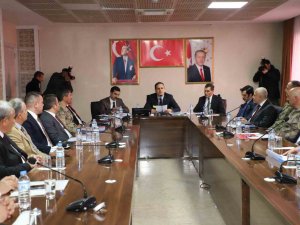 Vali Akbıyık: “Kimse Hakkari Halkını Paniğe Sevk Etmesin”