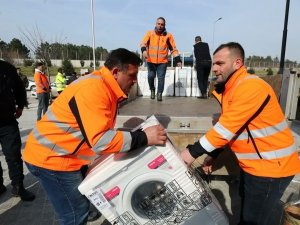 Hatay’da Çadırkente 40 Çamaşır Makinesi Başiskele’den