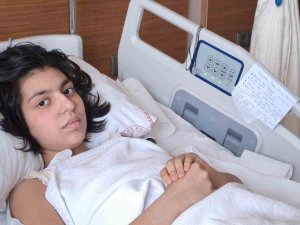 Enkazdan Kurtulan Elif Naz Yazdığı Notlarla Hayata Tutunuyor
