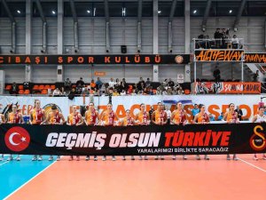 Eczacıbaşı İle Galatasaray Depremzedeler İçin Hazırlık Maçı Yaptı