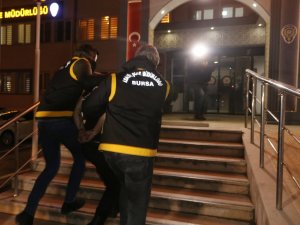 Bursa’da 2 Kişiyi Öldürdü, Cesetlerden Birini Bagajına Koyduğu Otomobille İ̇stanbul’da Yakalandı