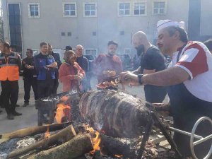 Depremzedelere Cağ Kebabı İkramı