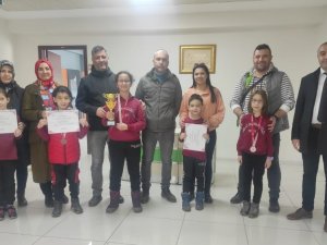 Milli Egemenlik İ̇lkokulu Öğrencileri Zeka Oyunlarında Tavşanlı’yı Temsil Edecek