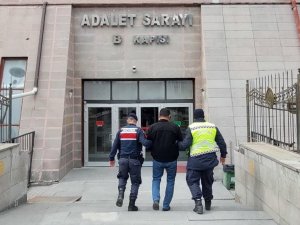 Hapis Cezası Bulunan Firari Şüpheli Jandarma Ekiplerince Yakalandı