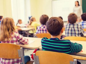 Eğirdir’de 98 Depremzede Öğrenci Ders Görüyor