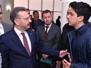 Vali Aksoy, Kuşadası’nda Depremzedeler İle Görüştü