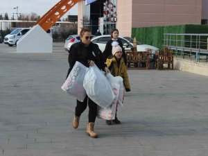 Kırklareli’nde Deprem Bölgesine Yardımlar Sürüyor