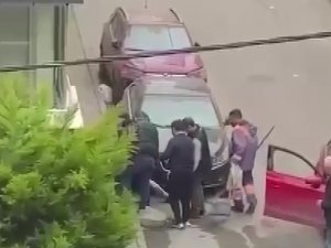 Çekmeköy’de Oyuncak Silahla 130 Bin Tl’lik Banka Soygunu