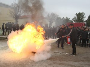 Kula İ̇tfaiye Amirliğinden Okulda Yangın Tatbikatı