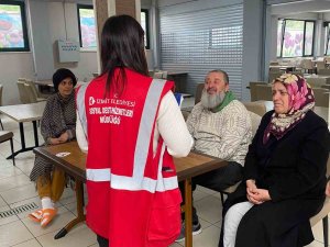 İ̇zmit’te Depremzedelerin Yaraları Sarılıyor