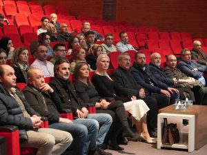 Deprem Konulu Konferansta Koltuklar Boş Kaldı