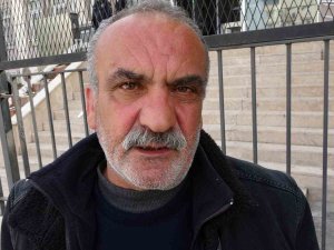 Kız Öğrenciler, 14 Yaşındaki Kızı Saçlarından Tutup Dövdü