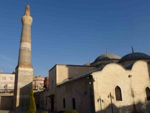 Siirt’te 9 Asırlık Tarihi Ulu Camii Dayanıklılığıyla Depreme Meydan Okuyor