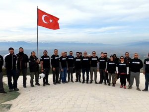 Deprem Şehitleri 380 Metre Yüksekte Anıldı