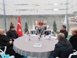 Elbistan’da Kol Kola, Şeffaf Odada Baş Başa