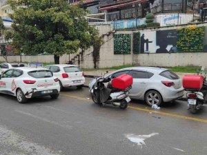 Sürücü Kursu Aracı İle Motosiklet Çarpıştı: 1 Yaralı