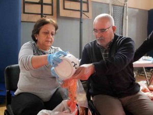 14 Yakınını Kaybetti, Acısını Unutup Yardıma Koştu