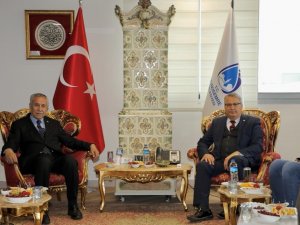 Arınç’tan Başkan Çerçi’ye Depremzedelere Yardım Teşekkürü