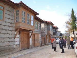 ’Düğmeli Evleri’yle Öne Çıkan Ormana’da Çevre Düzenlemesinin İkinci Etabı Tamamlandı