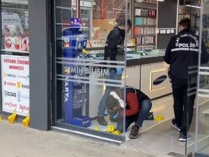 Pendik’te Esnafa Kurşun Yağdırdı: O Anlar Kamerada